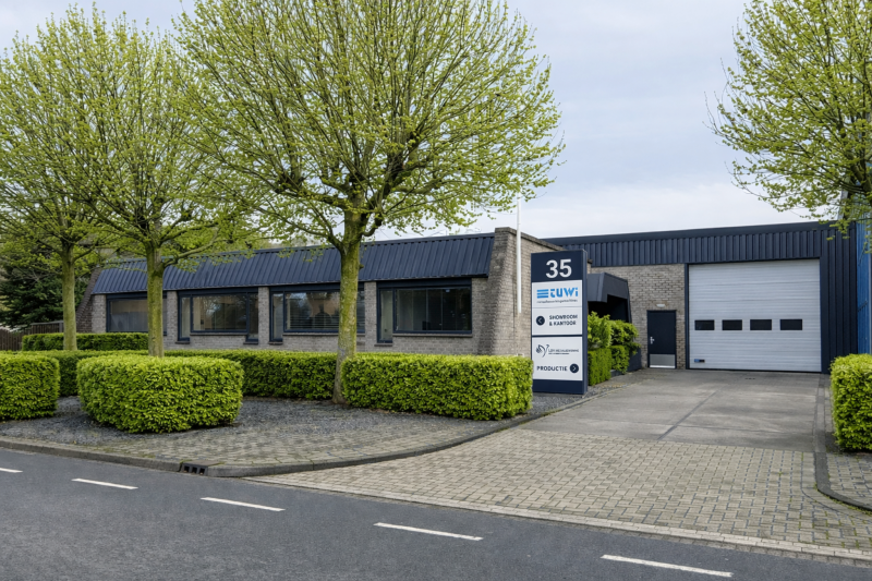 Pand Zwijndrecht met zuil